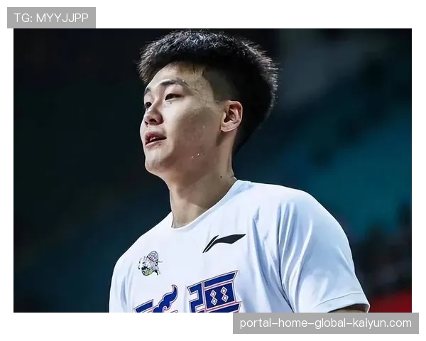 赵睿突破造杀伤能力突出 上半场独得8分支撑进攻